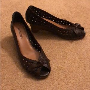 Brown Aerosole Wedges